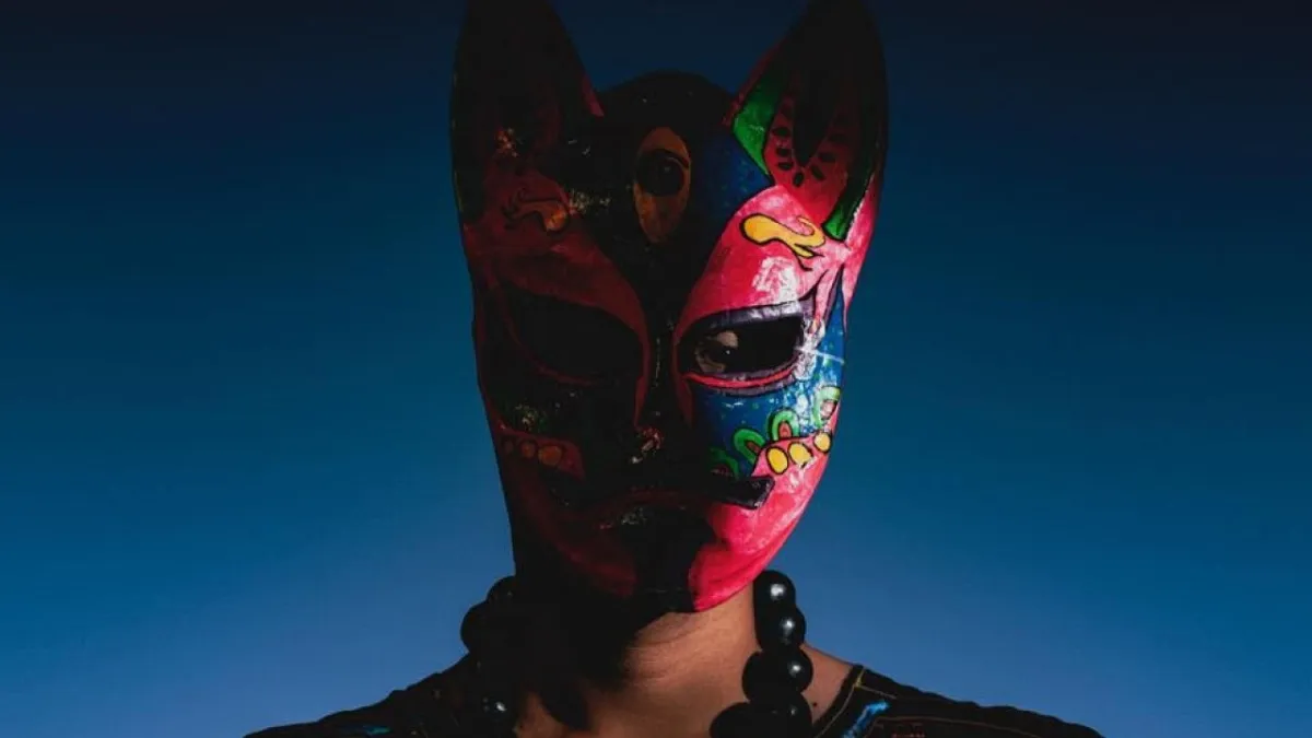 Raíces, el ritual electrónico que fusiona el techno y la cosmovisión ancestral