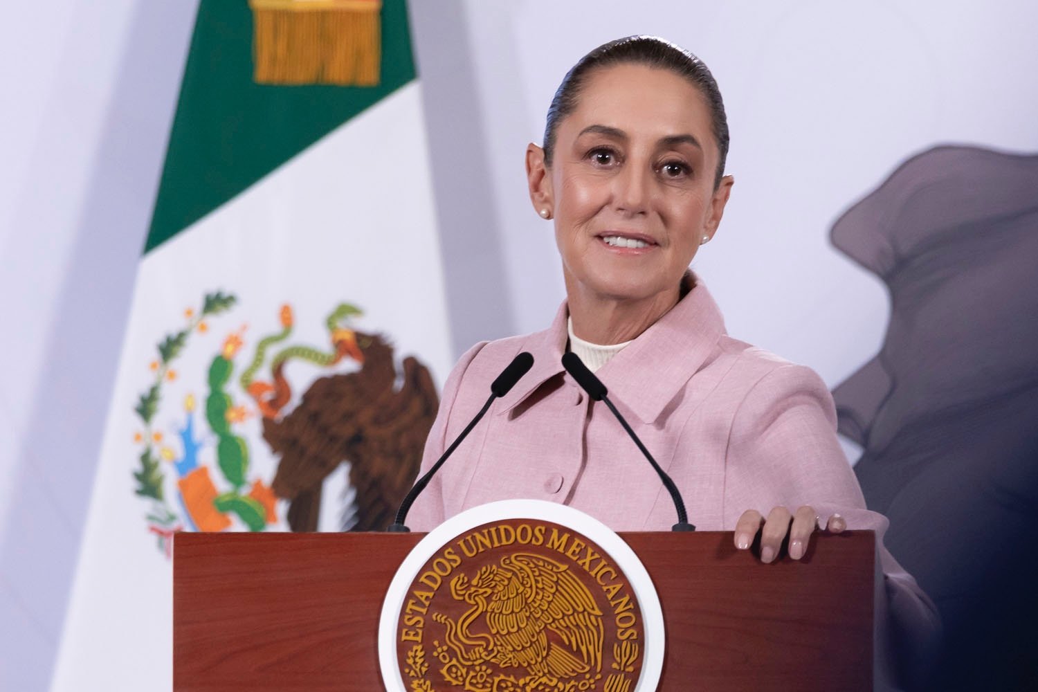 Becas del Bienestar incrementaron 216%, de 2019 a 2026; cuando no hay corrupción los recursos se destinan a la gente: Presidenta