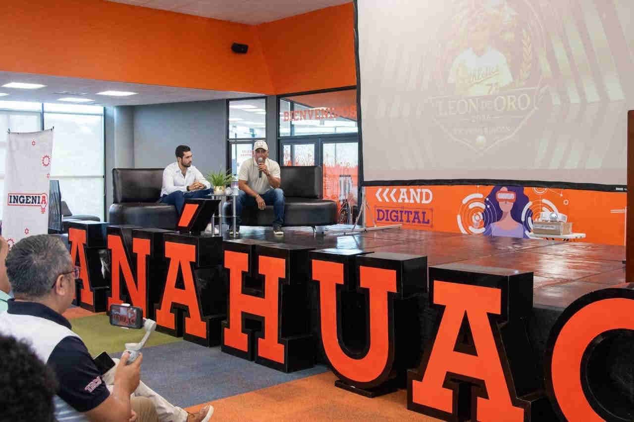 Ricardo Rincón, jefe de Deporte, recibe el ‘León de Oro’ por la Universidad Anáhuac Córdoba – Orizaba