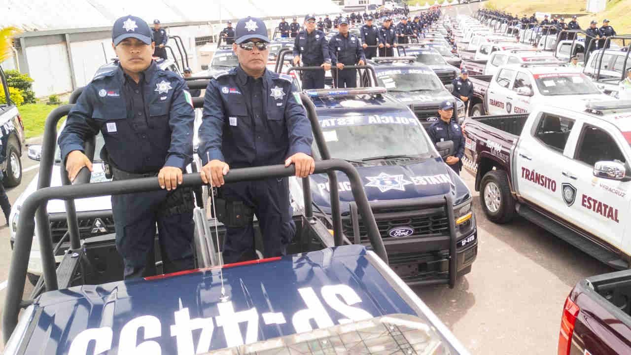 Veracruz invierte en nuevas unidades y depura parque vehicular para reducir gasto público: Gobernadora