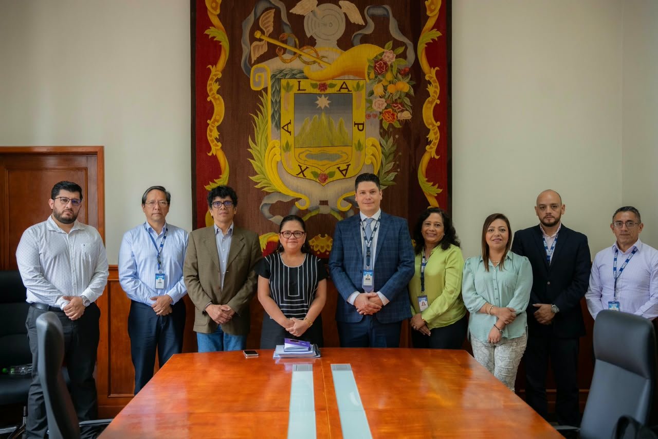 Alcaldesa recibe a directivos del INEGI, expusieron estadísticas actuales de la población de Xalapa