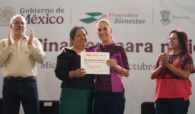 Presidenta Claudia Sheinbaum al cumplir meta de 56 mil 500 créditos FINABIEN en Michoacán para que mujeres emprendan